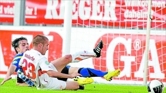 TuS ganz abgeklärt zum Auswärtssieg TuS ganz abgeklärt zum Auswärtssieg
