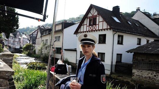 „Bulle" und „Landei" ermitteln wieder in der Eifel „Bulle" und „Landei" ermitteln wieder in der Eifel