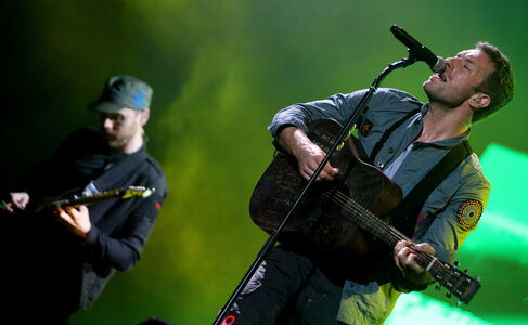 352087_1_articlegross_coldplay_11.jpg