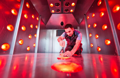 Diese Firma aus der Grafschaft baut Maschinen für’s FBI