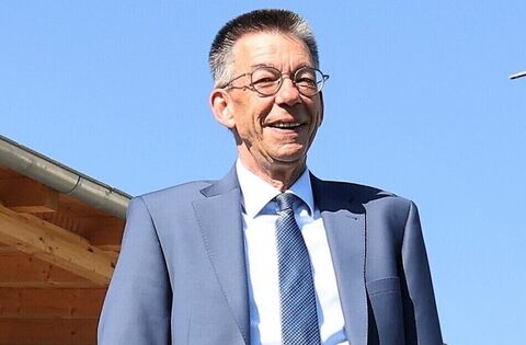 Gladbach: Hilfe für Firma läuft nach dem Großbrand an