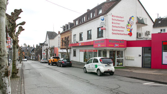 Der Mendiger Innenstadthandel, der sich vorwiegend um den Markt und in der Bahnstraße befindet, soll abgesichert werden. Der Mendiger Innenstadthandel, der sich vorwiegend um den Markt und in der Bahnstraße befindet, soll abgesichert werden.