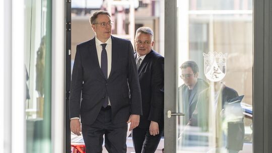 Alexander Schweitzer (SPD, links) und Gordon Schnieder (CDU) führen die Koalitionsverhandlungen für ihre Parteien. Arbeitskreise Alexander Schweitzer (SPD, links) und Gordon Schnieder (CDU) führen die Koalitionsverhandlungen für ihre Parteien. Arbeitskreise
