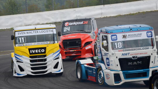 Am Nürburgring wird der 40 Internationel Shell ADAC Truck Grand Prix gefeiert. Neben spannenden Truck-Rennen und Partystimmung g Am Nürburgring wird der 40 Internationel Shell ADAC Truck Grand Prix gefeiert. Neben spannenden Truck-Rennen und Partystimmung g