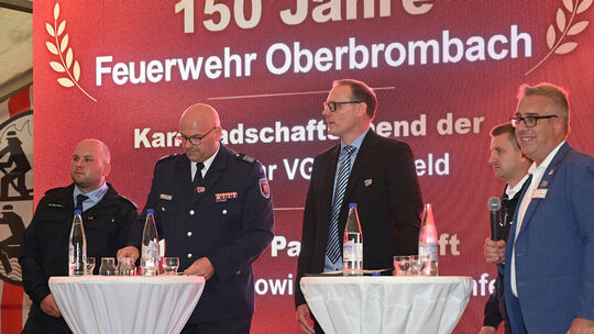 Eine Runde mit Kreisbeigeordneten Immanuel Hoffmann (von rechts), Brand- und Katastrophenschutzinspekteur Lukas Klein, VG-Bürger Eine Runde mit Kreisbeigeordneten Immanuel Hoffmann (von rechts), Brand- und Katastrophenschutzinspekteur Lukas Klein, VG-Bürger