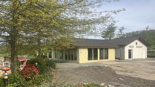 Die Arbeiten auf dem Neue Maarhof in Niederdürenbach stagnieren derzeit. Die Arbeiten auf dem Neue Maarhof in Niederdürenbach stagnieren derzeit.