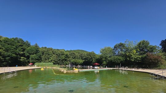 Sommer-Blues... Im Naturbad Stadenbad ist die Saison seit Sonntag beendet. Sommer-Blues... Im Naturbad Stadenbad ist die Saison seit Sonntag beendet.