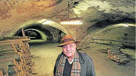 Altes Lazarett wird für Stadtführung „Keller am Kästrich“ erstmals wieder geöffnet