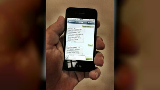 SMS-Service der Rhein-Zeitung: Für 3,99 Euro halten wir Sie an diesem Sonntag per SMS über die Bombenentschärfung auf dem Laufen