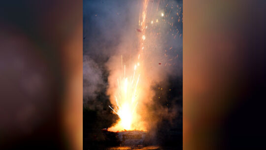 Vorsicht: Megakracher mit 500 Gramm Schwarzpulver