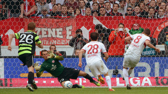 Gegen Stuttgart kam Mainz mit 4:1 (1:1) unter die Räder. Gegen Stuttgart kam Mainz mit 4:1 (1:1) unter die Räder.