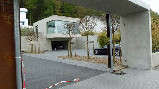 Spurensicherung nach Mord an Autohändler in Montabaur