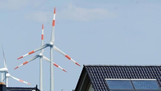 Windräder und Solarzellen Windräder und Solarzellen