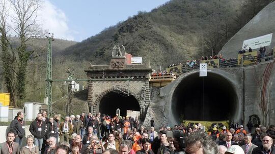 Tunneltaufe am Kaiser-Wilhelm-Tunnel bei Ediger-Eller