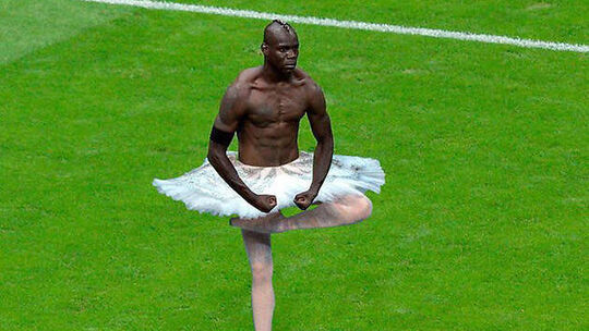Balotellis Siegerpose: vielfältig einsetzbar Balotellis Siegerpose: vielfältig einsetzbar