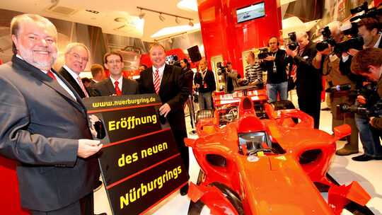 Kurt Beck bei der Eröffnung auf dem Nürburgring
