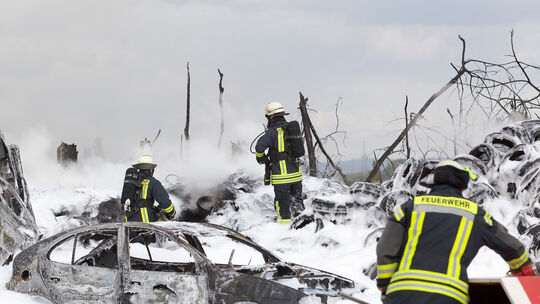 Großeinsatz in Plaidt: Feuer auf dem Schrottplatz