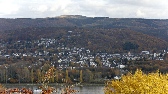 Asberg und Rheinbreitbach von Oberwinter aus gesehen