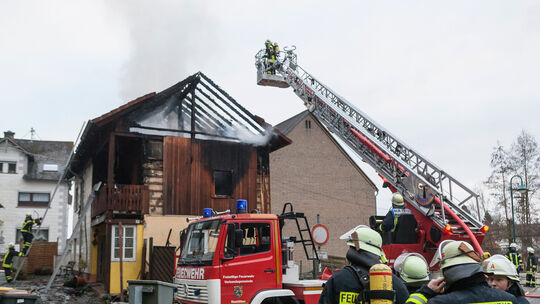 Marienfels: Wohnhaus steht in Flammen - Rhein-Lahn-Zeitung - Rhein-Zeitung