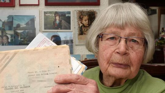Helma Schmidt zeigt Briefwechsel mit Bergoglio