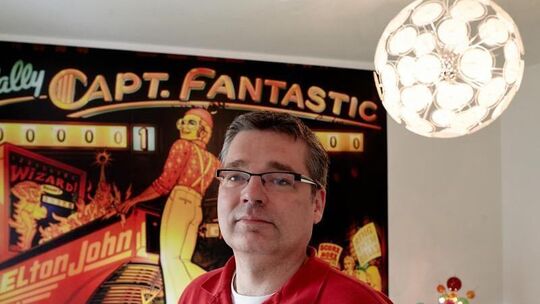 Axel Hillenbrand im Flipperhotel