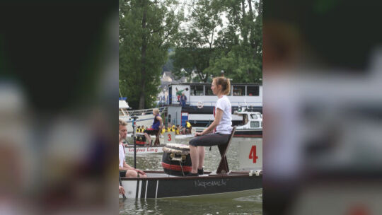 Schängel-Cup: Drachenboote "fliegen" über den Rhein