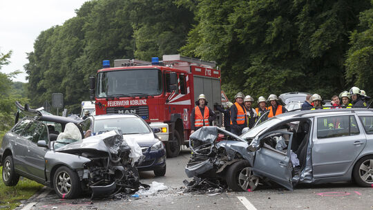 Von Fahrbahn abgekommen: Drei Schwerverletzte auf Hunsrückhöhen
