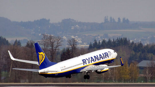 Am Flughafen Hahn. Am Flughafen Hahn.