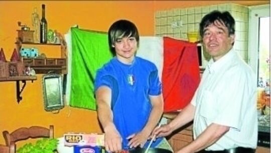 Vittorio Rallo und Sohn Gianluca mögen Farfalle al tonno. Das Gericht schmeckt allerdings noch einmal so gut, wenn die Italiener