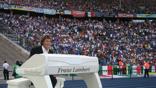 Franz Lambert: Beim Finale der WM 2006 in Berlin spielte er seine Hymne live im Olympiastadion.