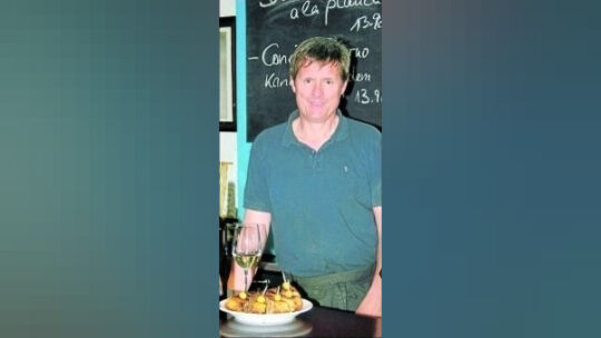 Klaus Staaden liebt die kleinen Tapas. Sie sind typisch für die leckere spanische Küche.