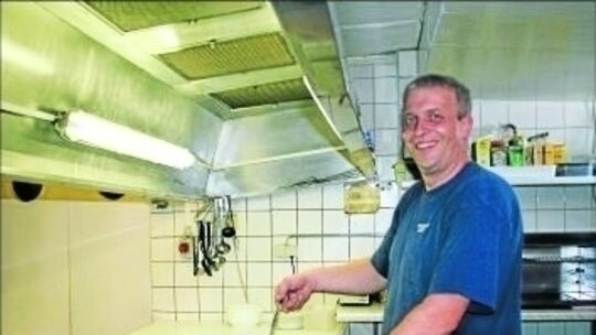 Freerk Meijer beim „Pannekoek“-Brutzeln.