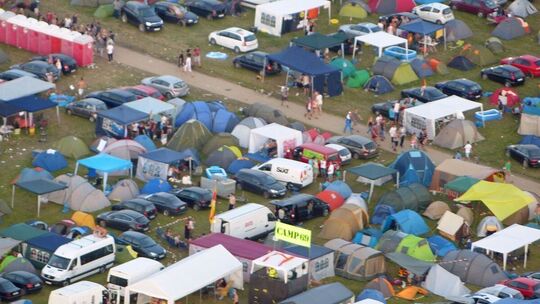 Fotos aus dem Heli: Nature One 2014 und Camping-Village aus der  Vogelperspektive - Startseite - Rhein-Zeitung