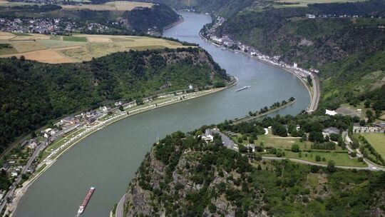 Der Loreleyfelsen im Mittelrheintal