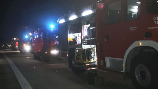 Nebel und Rauch: Massenunfall auf der A48