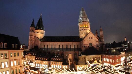 Blick auf den Mainzer Weihnachtsmarkt