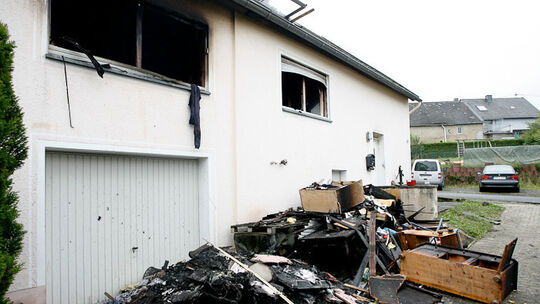 Wohnhaus einer achtköpfigen Familie brannte Wohnhaus einer achtköpfigen Familie brannte