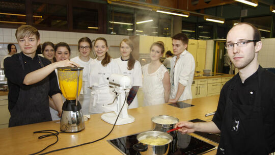 Jugendliche lernen von Profiköchen - Kreis Ahrweiler - Rhein-Zeitung Jugendliche lernen von Profiköchen - Kreis Ahrweiler - Rhein-Zeitung