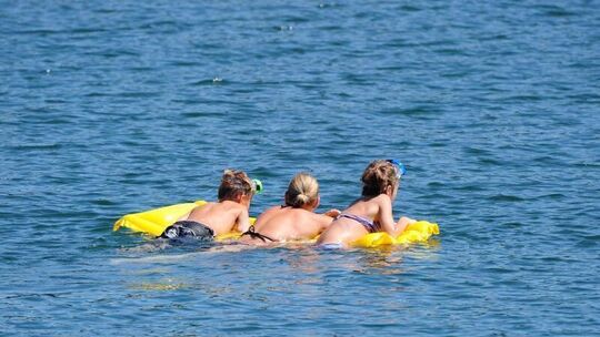 Badende im Badesee