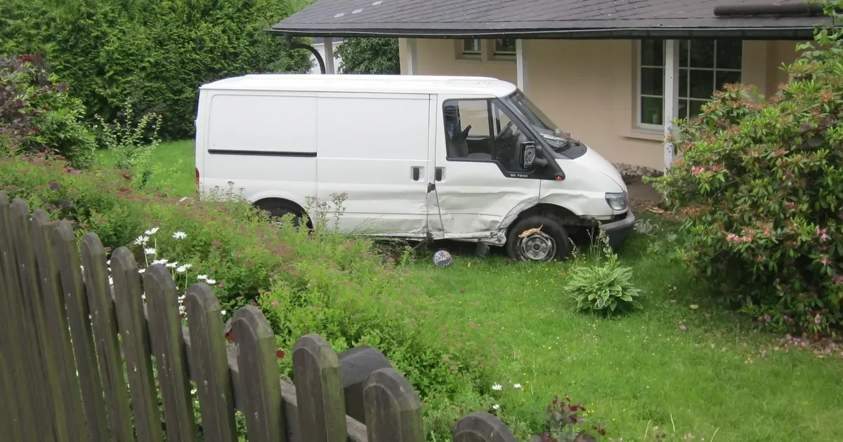 Katze ausgewichen Lieferwagen landet in Westerwälder
