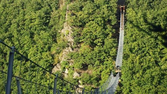 Längste deutsche Hängeseilbrücke im Hunsrück