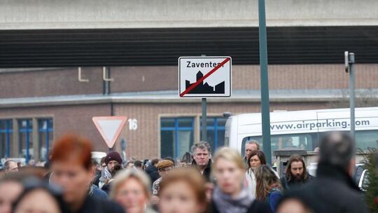 Fliehende Menschen Fliehende Menschen