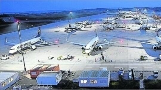 Flugsteuer: Ryanair kappt Hahn-Strecken