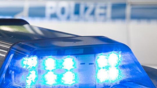 Blaulicht auf einem Polizeifahrzeug