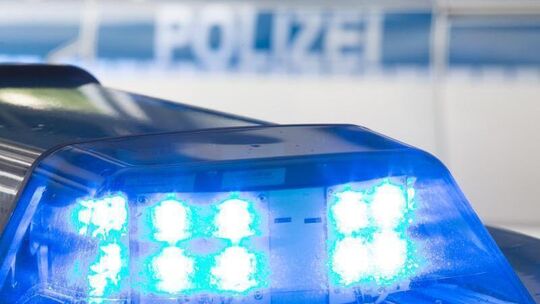 Blaulicht auf einem Polizeifahrzeug