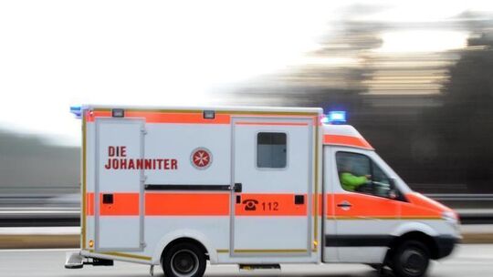 Rettungswagen auf der Autobahn