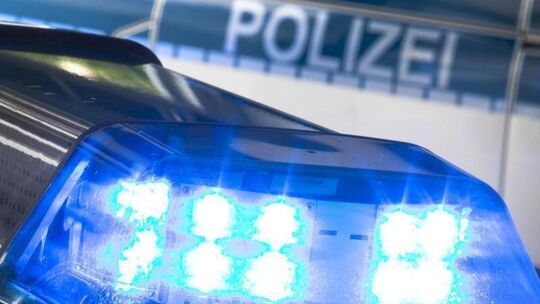 Ein Blaulicht eines Polizeiwagens