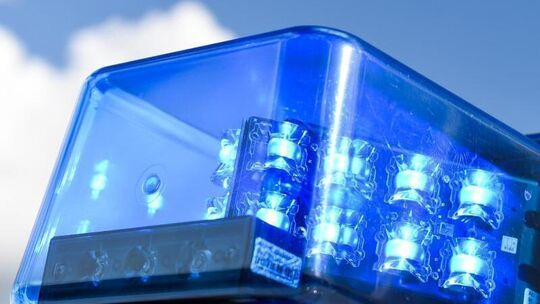Das Blaulicht eines Polizeiwagens