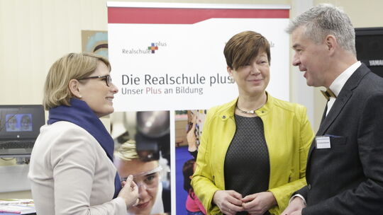Realschule Plus Und Fachoberschule Birkenfeld Bildungsministerin Stefanie Hubig besuchte die Birkenfelder Realschule