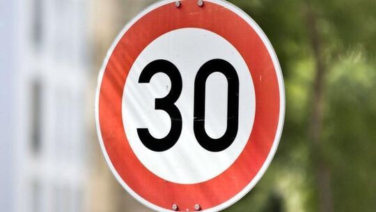 Verkehrsschild 30